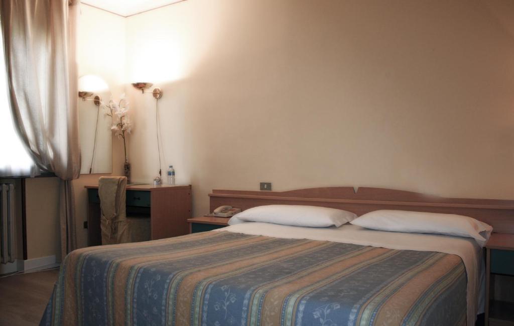 Hotel La Rosta Reggio d'Emilie Chambre photo